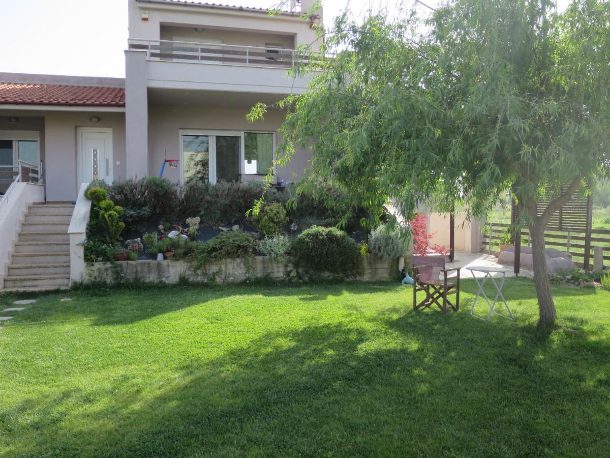 Guesthouse With Garden Комотини Екстериор снимка