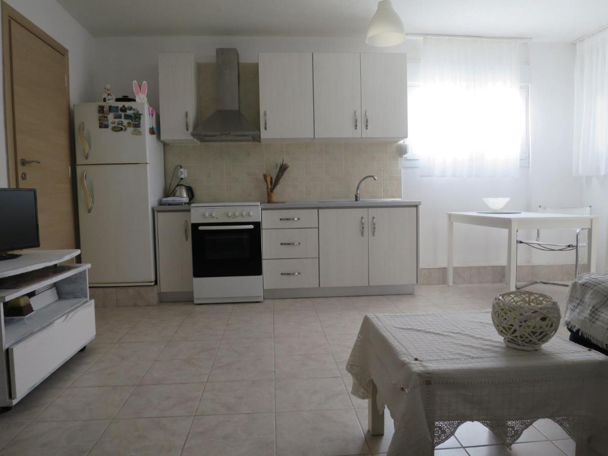 Guesthouse With Garden Комотини Екстериор снимка